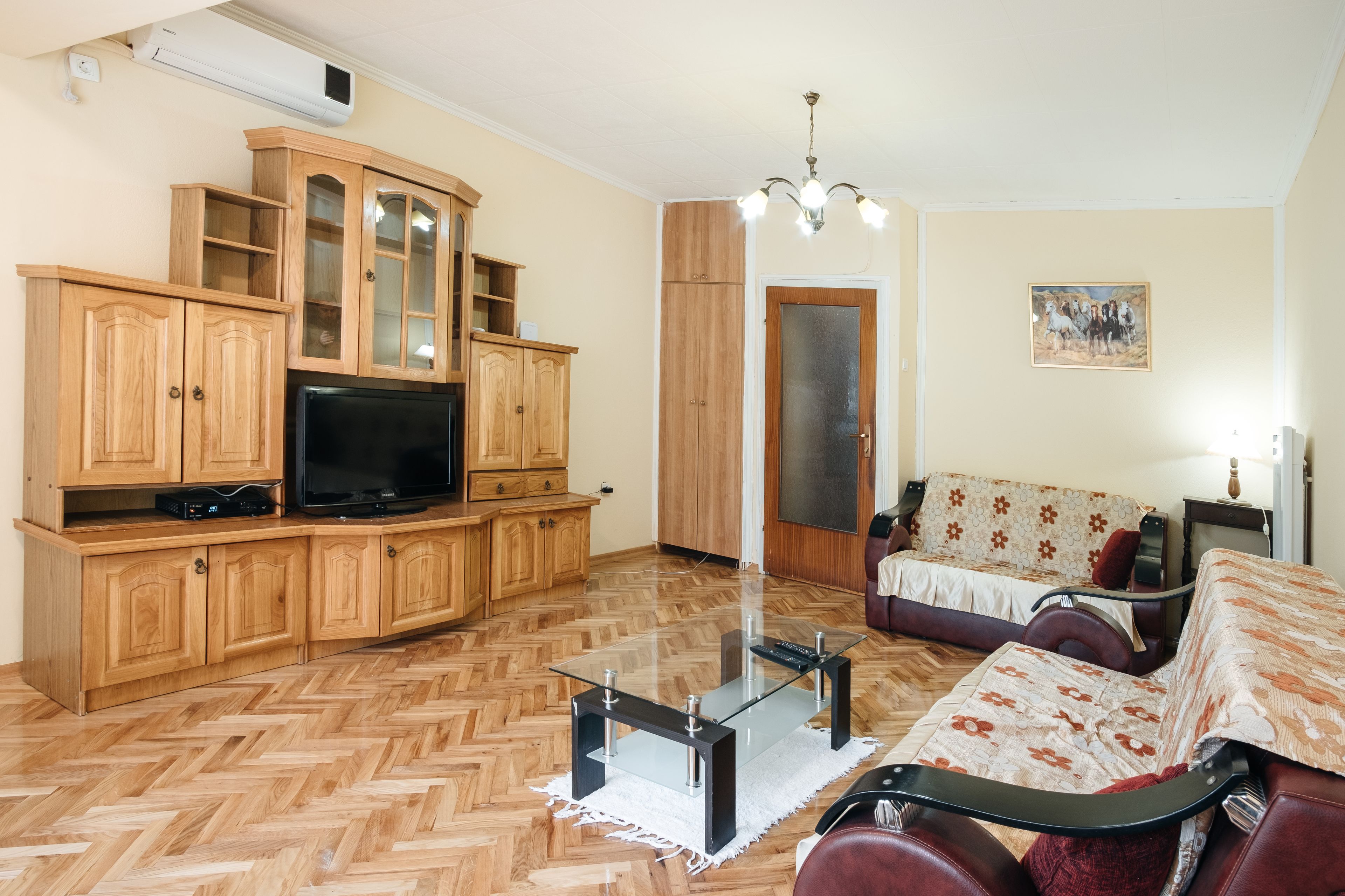 TV màn hình phẳng, các kênh phim phải trả tiền 