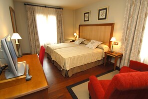 Dobbeltrom | Blendingsgardiner, wi-fi (inkludert) og sengetøy