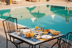 Free daily continental breakfast - Kasbah Hotel Ziz Palace Rissani (Rissani)