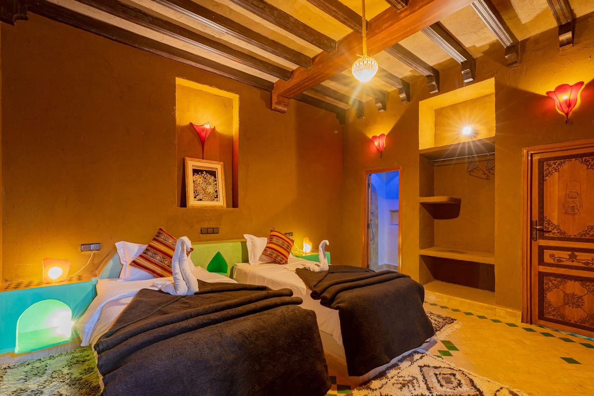 Habitación con 2 camas individuales | 1 dormitorio, ropa de cama de alta calidad, edredones de plumas