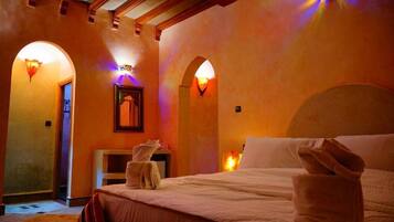 1 bedroom, premium bedding, down duvets, minibar