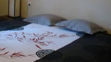 Quadruple Room | Desk, blackout curtains, free WiFi, bed sheets