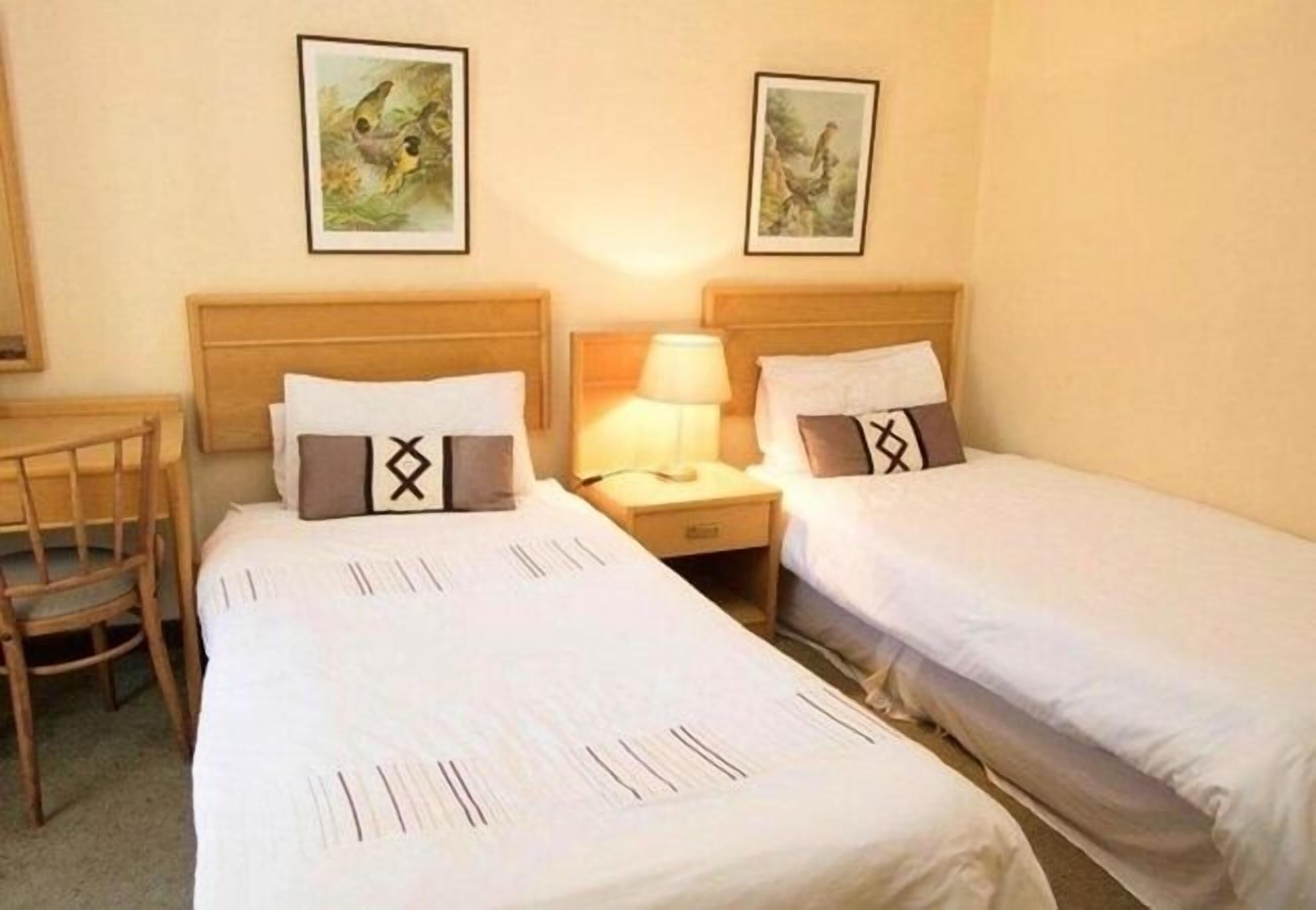 Individually decorated, bed sheets
