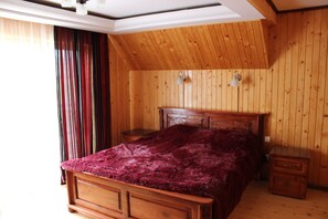 1 bedroom, premium bedding, iron/ironing board, free WiFi - Goranka (Yaremche)
