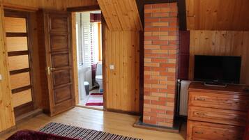 Comfort Room, 1 Bedroom | 1 bedroom, premium bedding, iron/ironing board, free WiFi