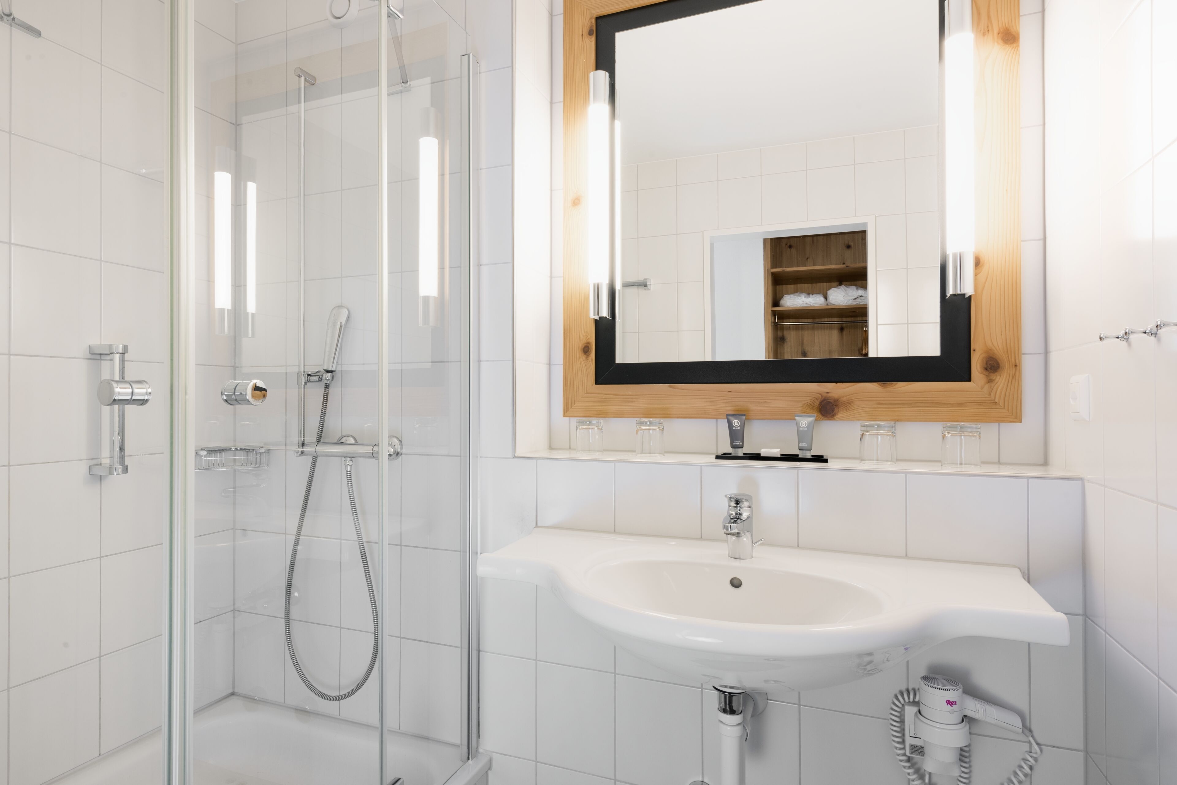 comfort apartment, 1 bedroom | bathroom | shower, hair dryer, towels