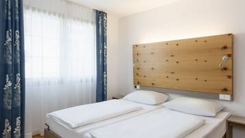 Basic Apartment, 2 Bedrooms | 1 bedroom, in-room safe, free WiFi, bed sheets