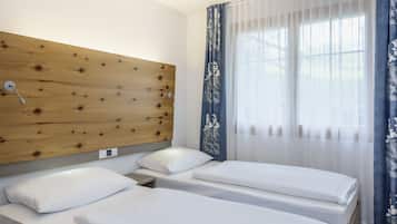Basic Apartment, 2 Bedrooms | 1 bedroom, in-room safe, WiFi (free), bed sheets