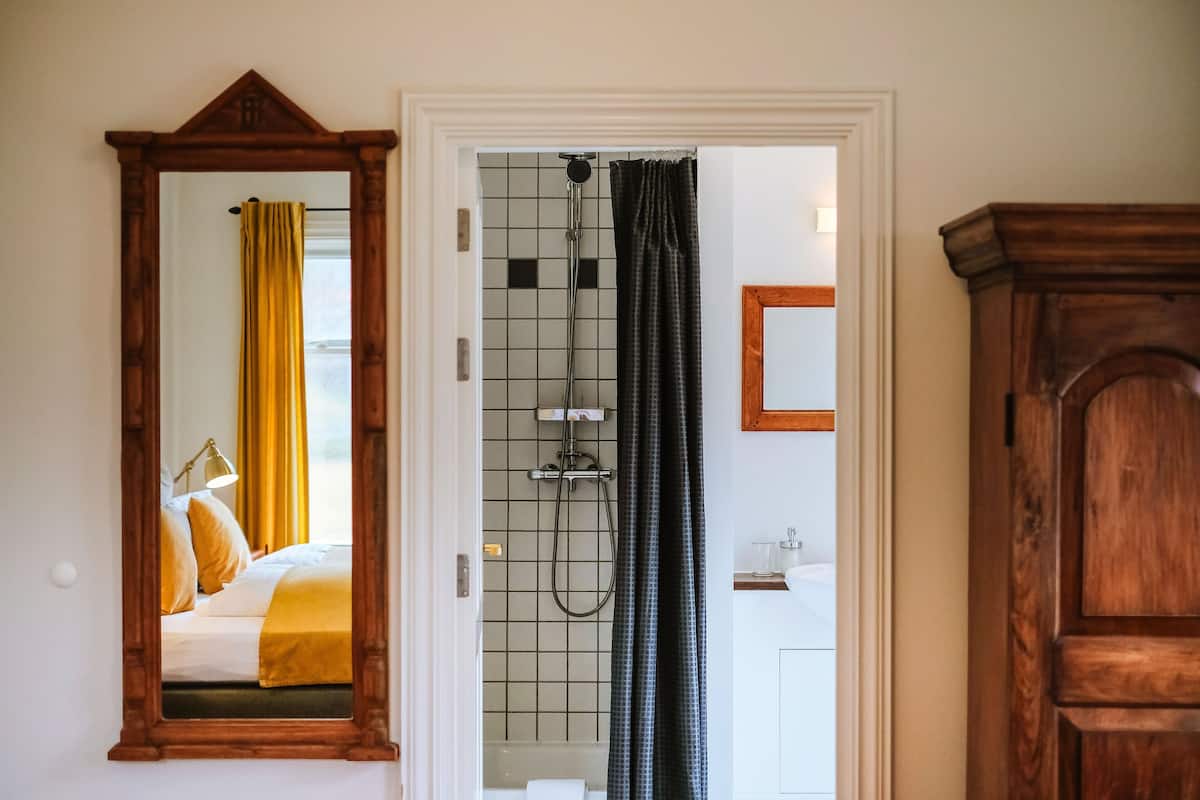 double or twin room | bathroom | towels