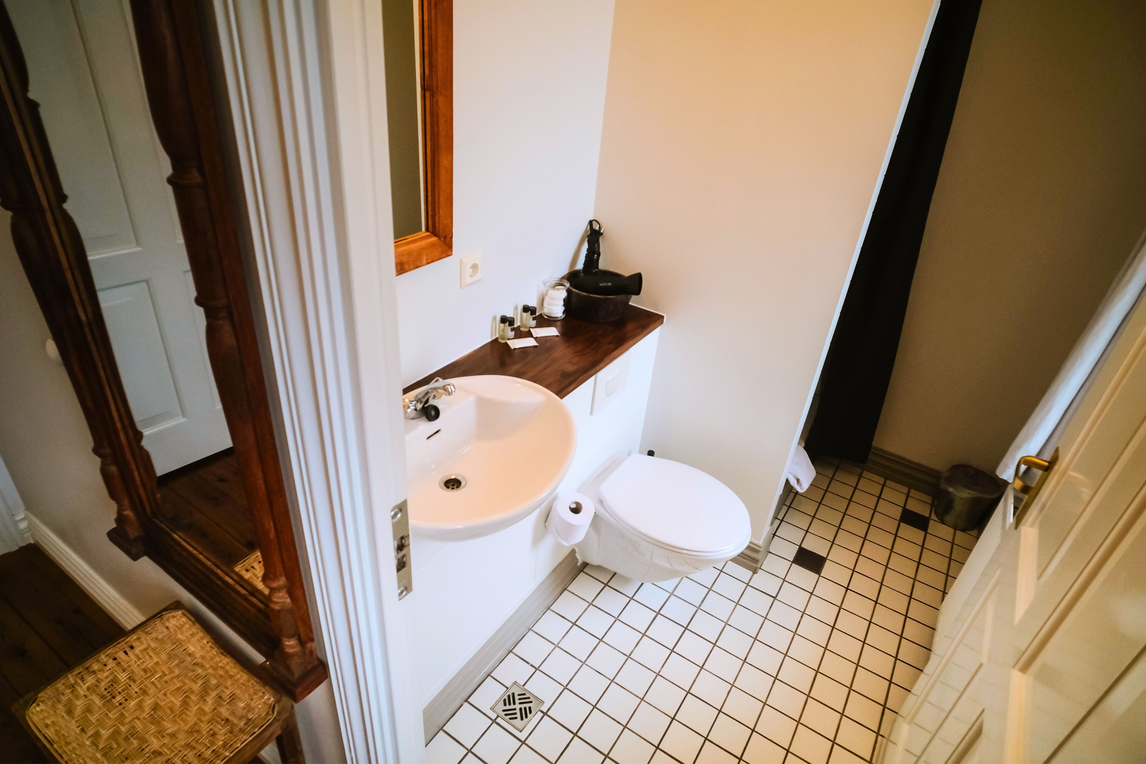 double room (small) | bathroom | towels