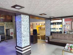 Reception hall - Hotel Premier (Jammu)