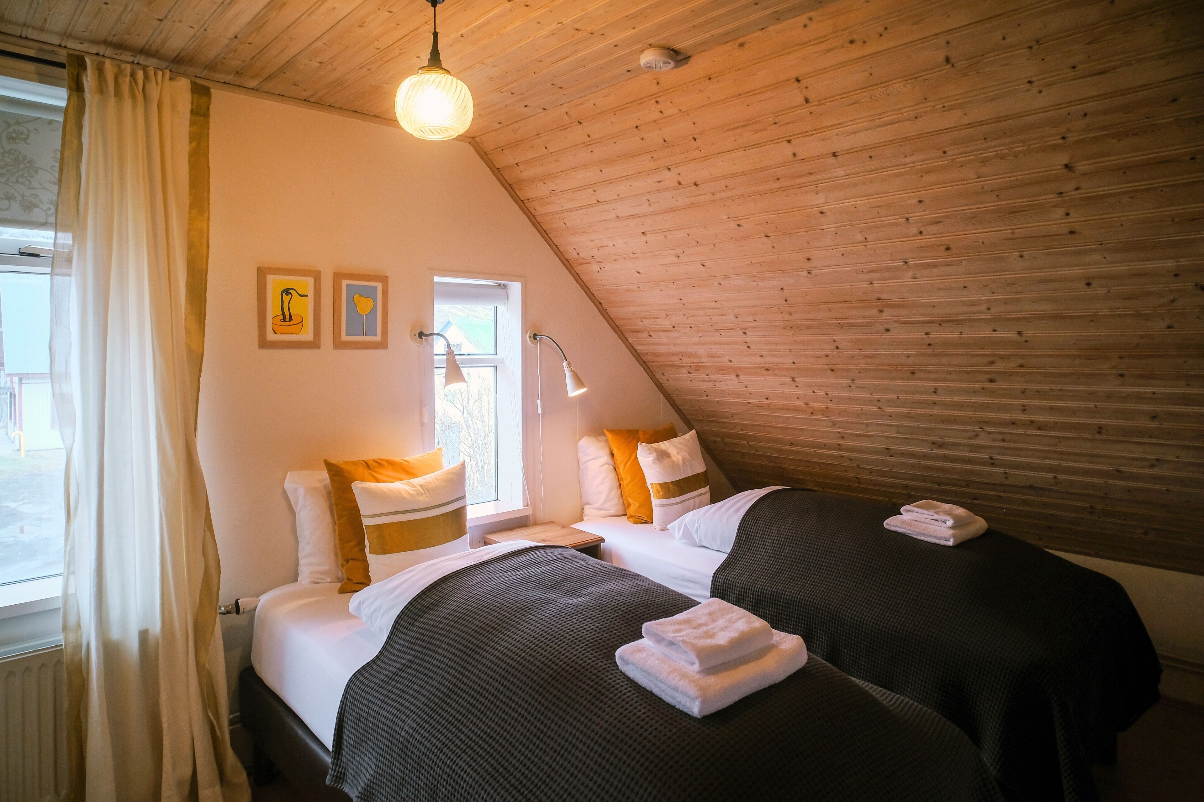 apartment, 2 bedrooms | desk, blackout curtains, iron/ironing board, free cots/infant beds