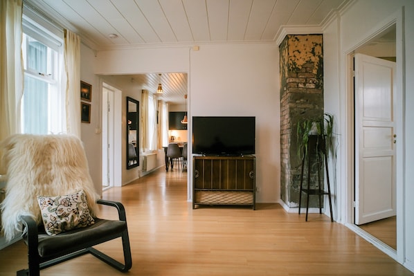 Apartment, 2 Schlafzimmer, Erdgeschoss | Wohnbereich