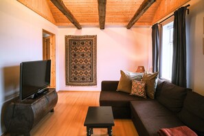 Apartment, 2 Bedrooms | Living area