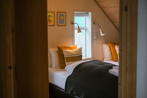 Apartment, 2 Schlafzimmer | Schreibtisch, Verdunkelungsvorhänge, Bügeleisen/Bügelbrett