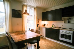 Apartment, 2 Bedrooms, Ground Floor | Private kitchen