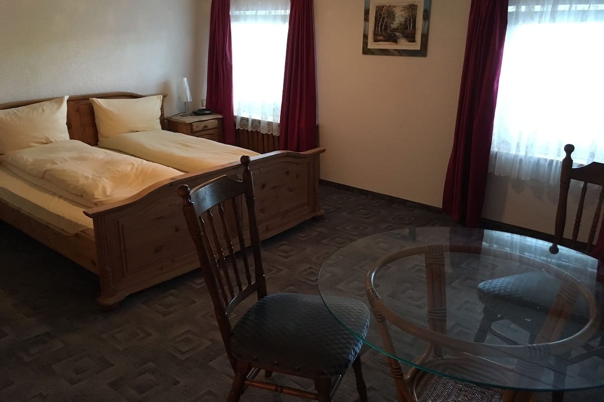 Economy Triple Room | In-room safe, free cots/infant beds, rollaway beds, free WiFi