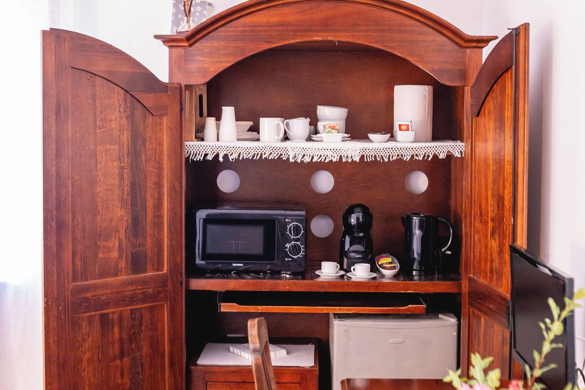 ห้องคลาสสิกดับเบิล, วิวสวน | ผ้านวมขนเป็ด, ตกแต่งพิเศษโดยเฉพาะ, โต๊ะทำงาน, พื้นที่ทำงานแบบใช้แล็ปท็อป