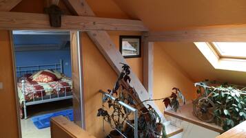 1 bedroom, iron/ironing board, internet, bed sheets