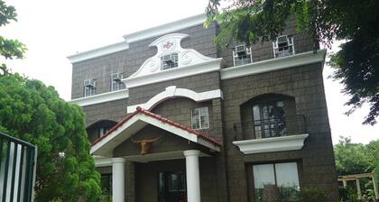 REX Habitat and Cultural Display Area