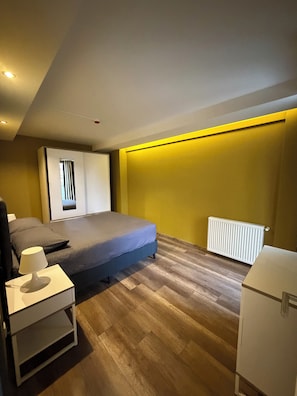 Apartamento estándar | 1 dormitorio, ropa de cama de alta calidad, escritorio