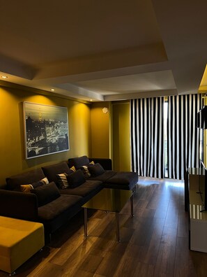 Premium Condo, Sea Facing | Living area