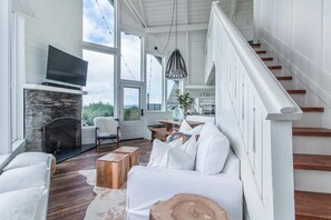 TV, fireplace, Netflix, books