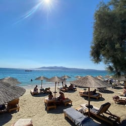 Una spiaggia nelle vicinanze