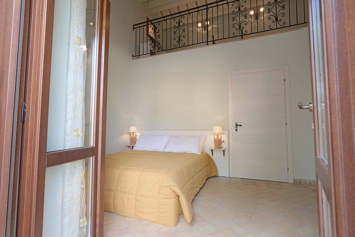 Quadruple Room | Minibar, desk, WiFi (free), bed sheets