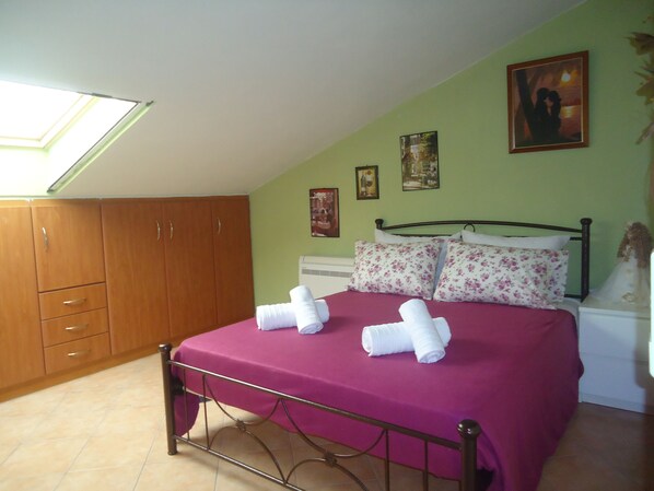 Familienhaus, 2 Schlafzimmer | 2 Schlafzimmer, Bügeleisen/Bügelbrett, kostenloses WLAN, Bettwäsche