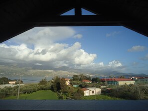 Familienhaus, 2 Schlafzimmer | Blick vom Balkon