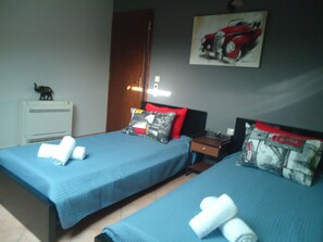 Casa familiare, 2 camere da letto | 2 camere, ferro/asse da stiro, Wi-Fi gratuito, lenzuola