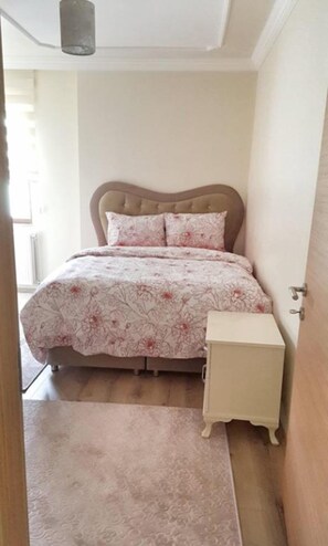 公寓 | 書桌、熨斗/熨衣板、免費無線上網、床單