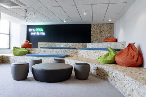 Residencia Universitaria Resa Hernán Cortés - Centro Adscrito a REAJ