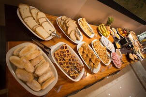 Desayuno buffet incluido todos los días 