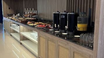Free daily buffet breakfast