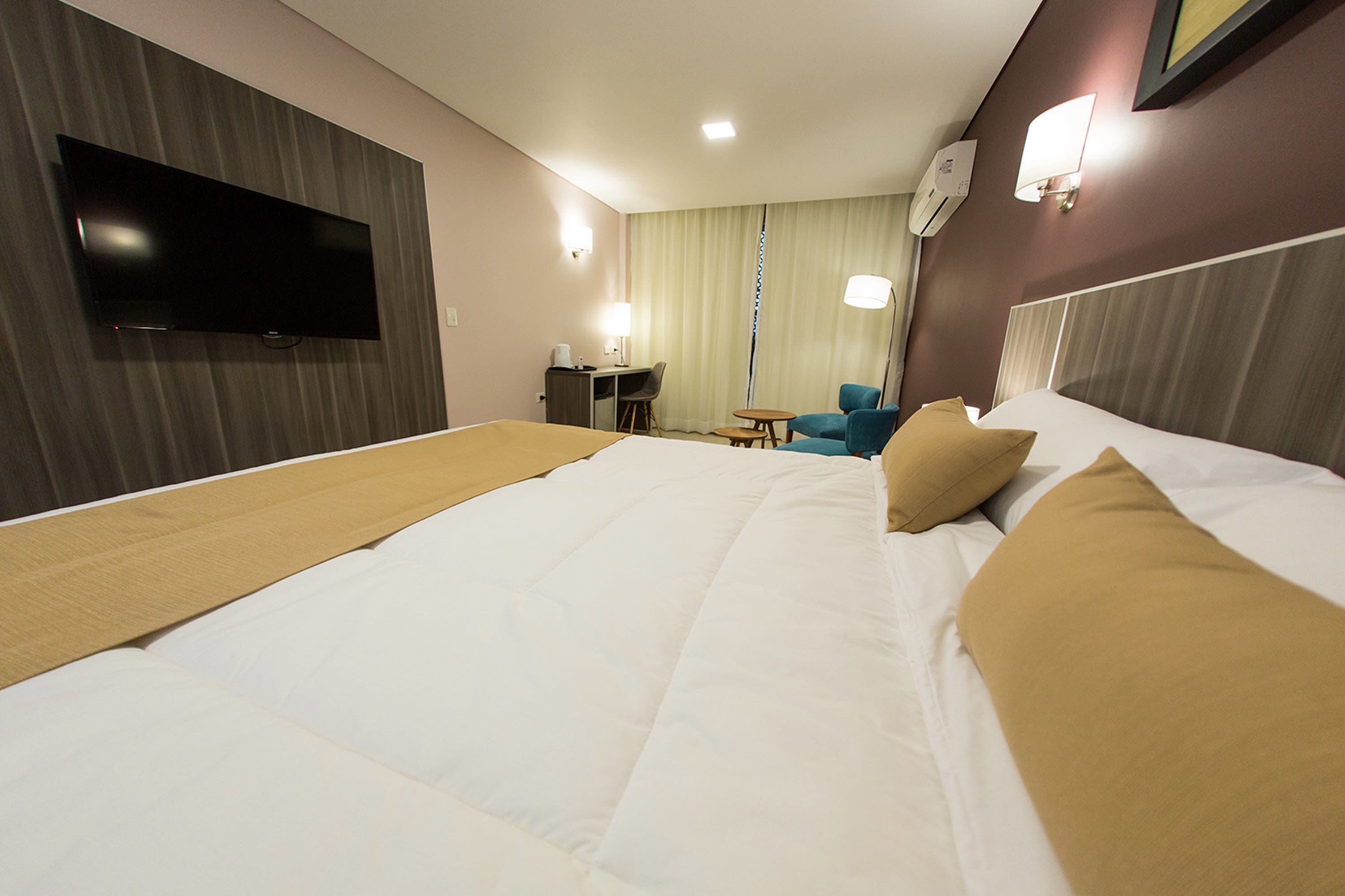 standard room, 1 king bed | 1 bedroom, premium bedding, down duvets, in-room safe