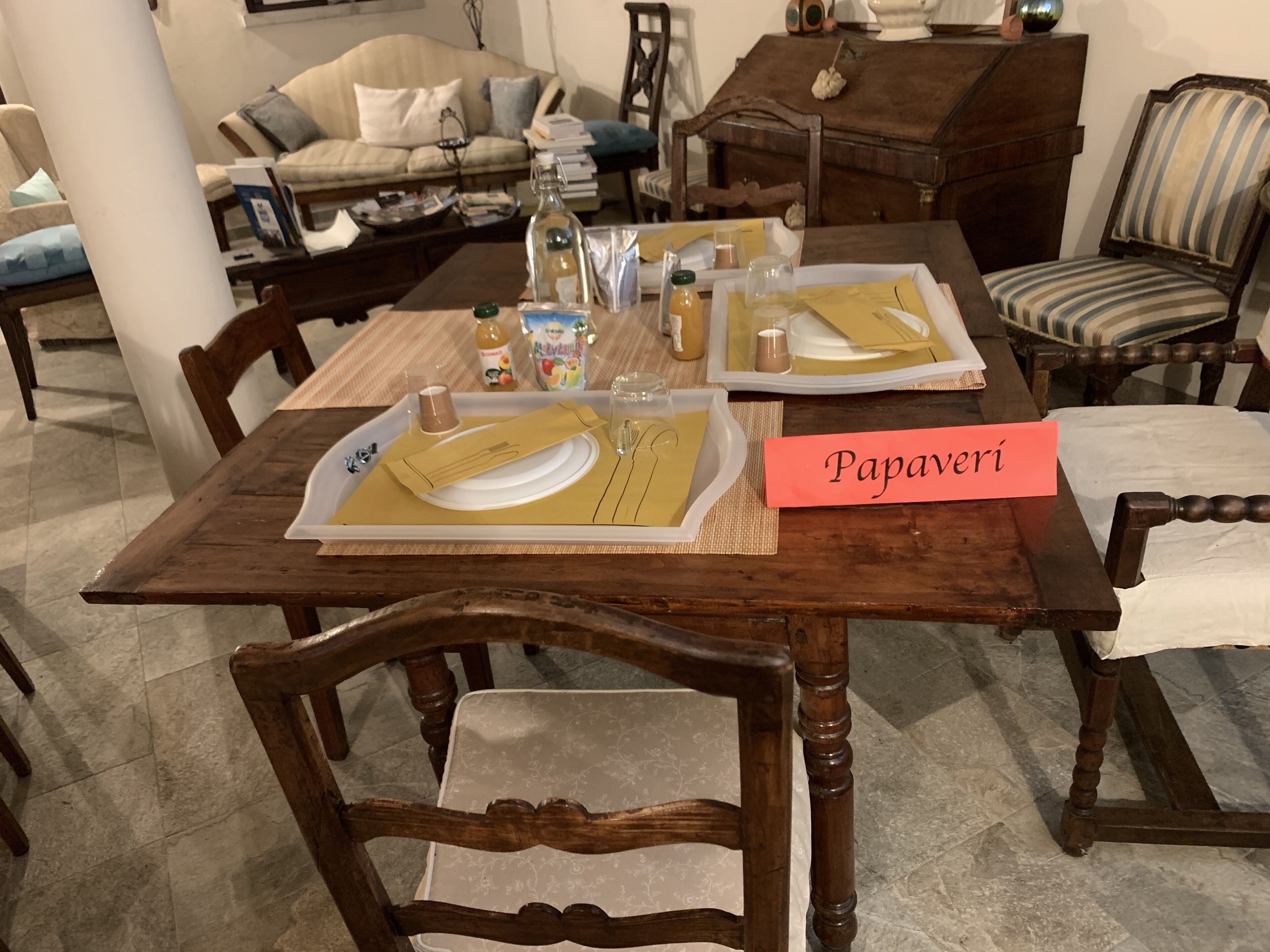 Colazione completa a pagamento, servita tutte le mattine 