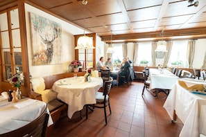 Lunch and dinner served, Regional cuisine