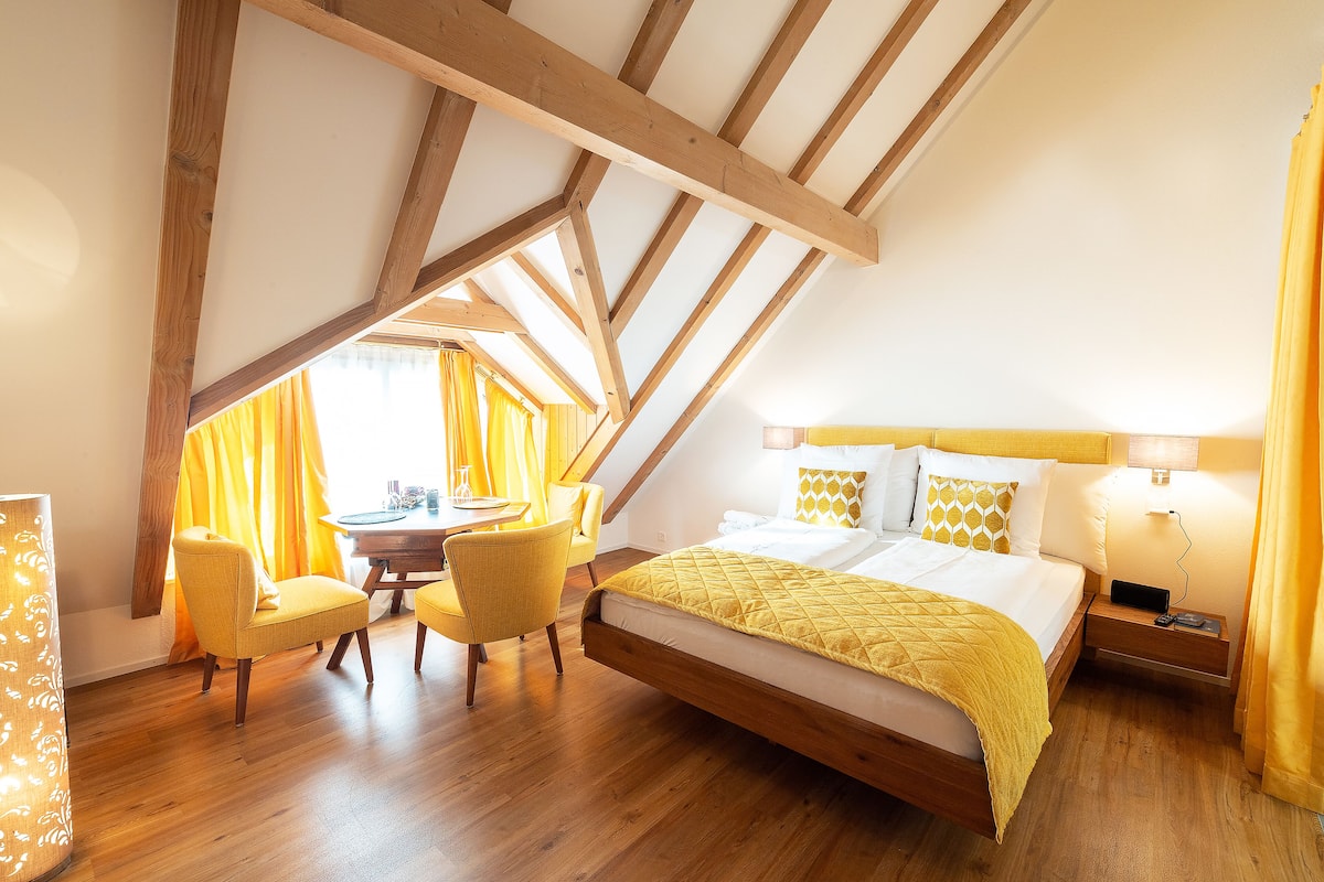 suite | 2 bedrooms, premium bedding, desk, blackout curtains