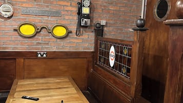 Sistema de insonorización, tabla de planchar con plancha y wifi gratis
