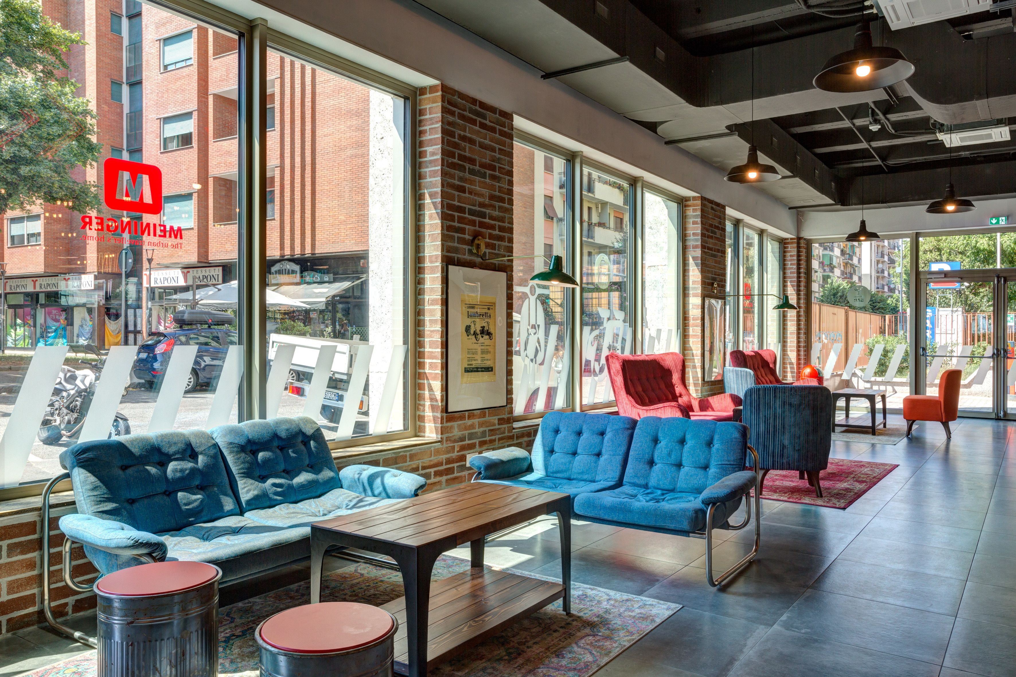 Lobby lounge