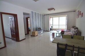 Suite, 2 Bedrooms | Living room