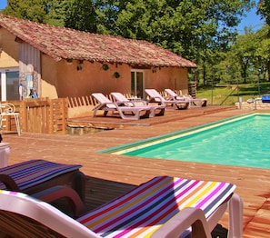 Piscina externa sazonal