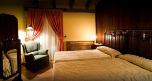 Standard-Doppelzimmer | Schreibtisch, kostenloses WLAN, Bettwäsche
