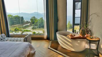 Desk, blackout curtains, free WiFi