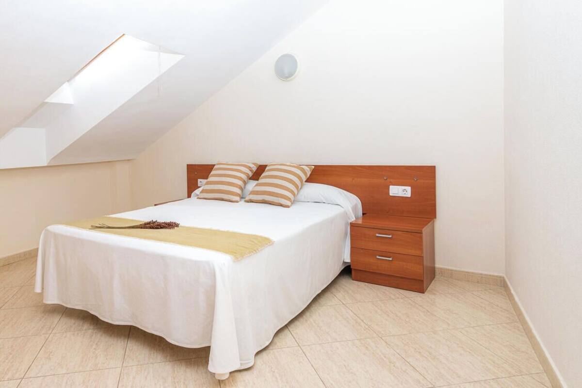 Iron/ironing board, free WiFi
