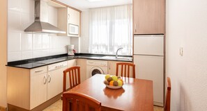 Standard Apartment, 3 Bedrooms | Private kitchen