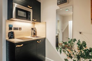 Studio, 1 Katil Kelamin (Double) | Dapur peribadi | Peti sejuk, ketuhar gelombang mikro, cerek elektrik 