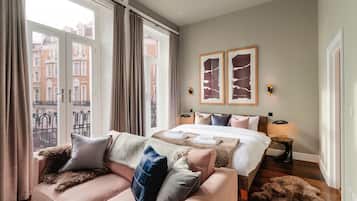 Estudio Deluxe | Tabla de planchar con plancha, wifi gratis y ropa de cama